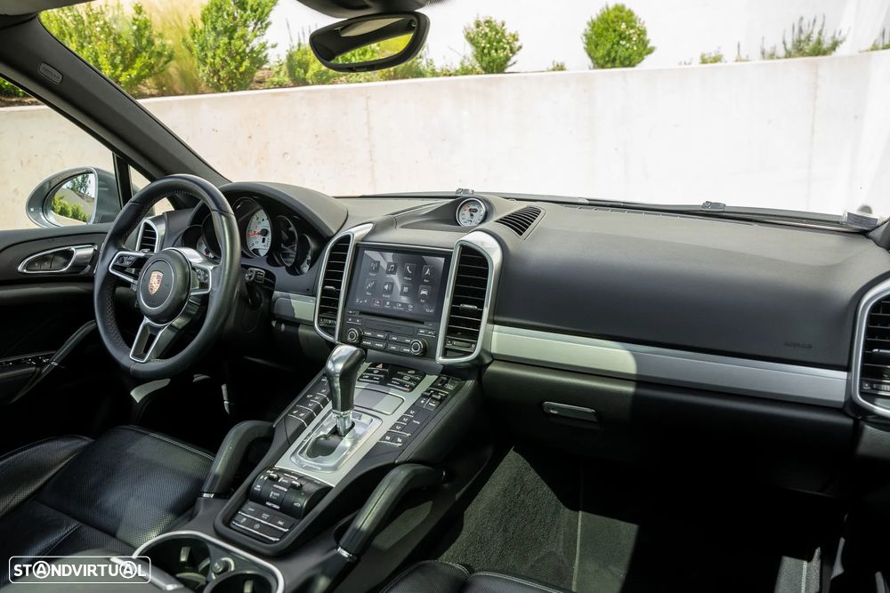 Porsche Cayenne 3.0 V6 - 12
