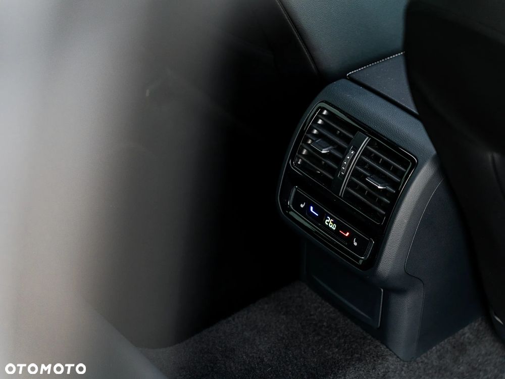 Volkswagen Arteon 2.0 TSI DSG R-Line - 29