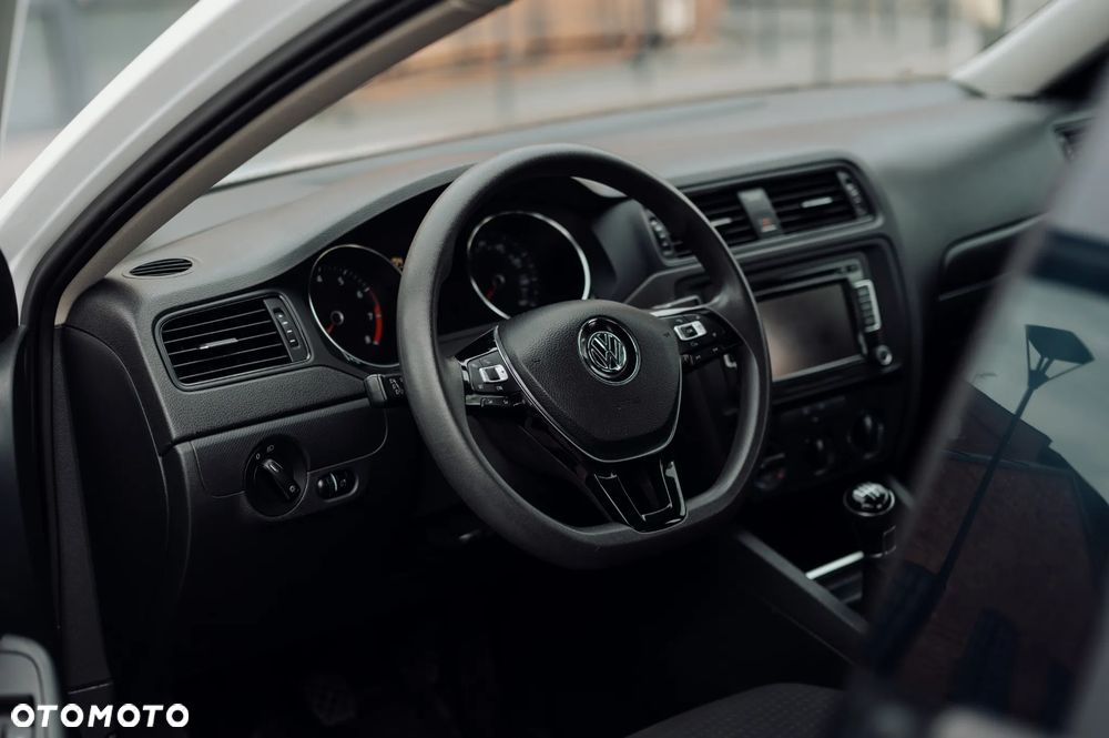 Volkswagen Jetta - 14