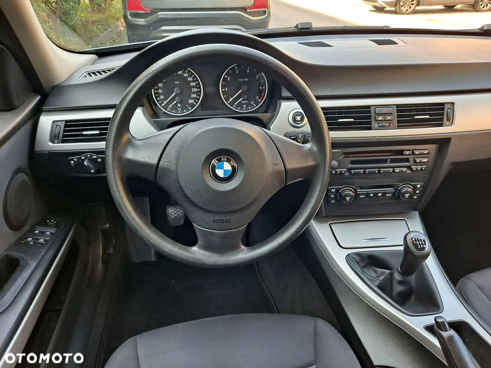 BMW Seria 3 - 12