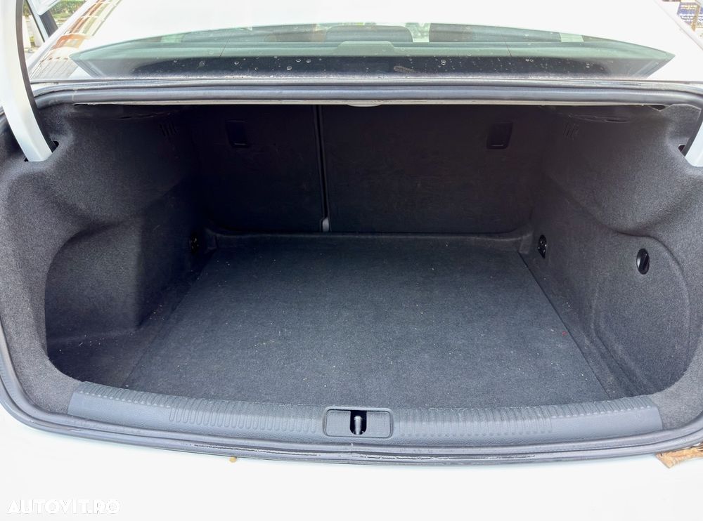 Audi A3 Limuzina 2.0 TDI S tronic S line Sportpaket - 11
