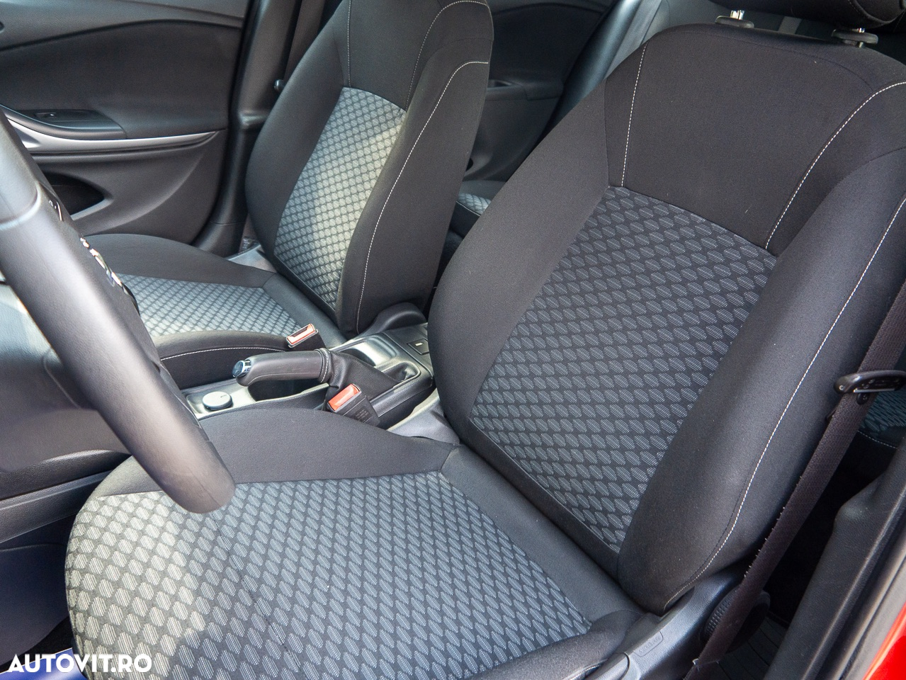 Opel Astra 1.6 D (CDTI) Sports Tourer Edition - 4
