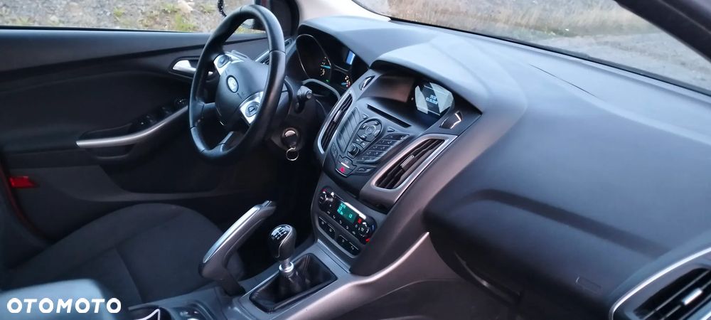 Ford Focus 1.6 TDCi DPF Champions Edition - 34