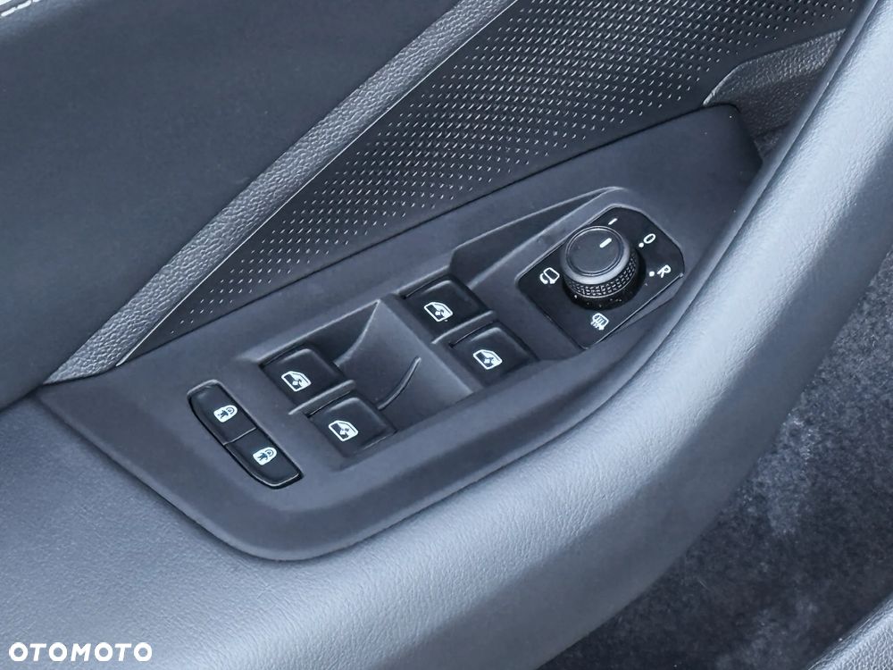 Volkswagen Passat Variant 2.0 TDI SCR Business Plus DSG - 26