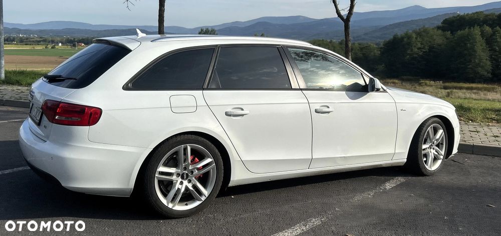 Audi A4 Avant 2011 photo 2