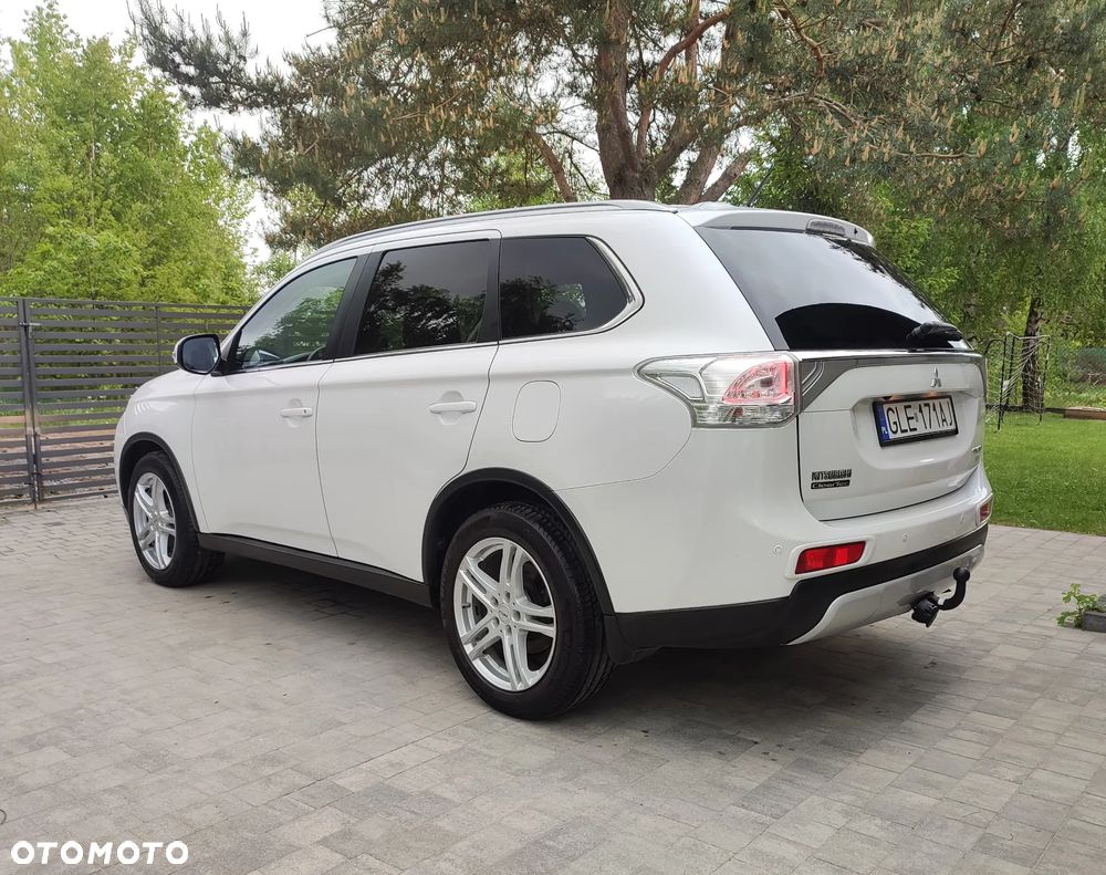 Mitsubishi Outlander 2.0 4WD CVT Top - 2