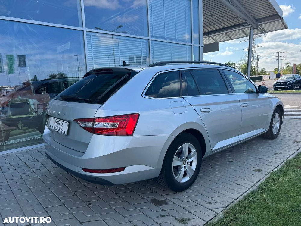 Skoda Superb Combi 2.0 TDI DSG Style - 6