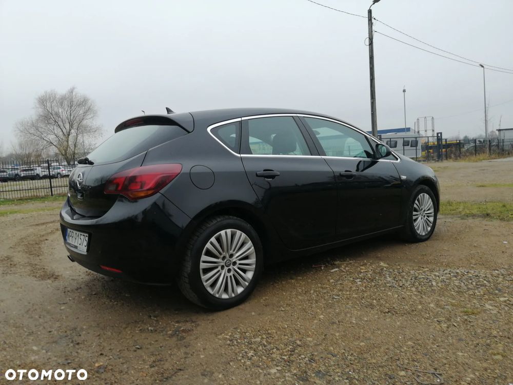 Opel Astra 1.4 T Cosmo - 4
