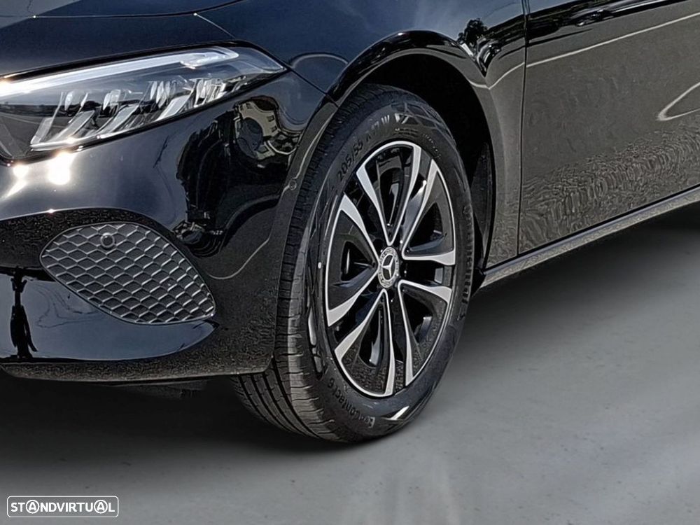 Mercedes-Benz a-250-limousine - 4