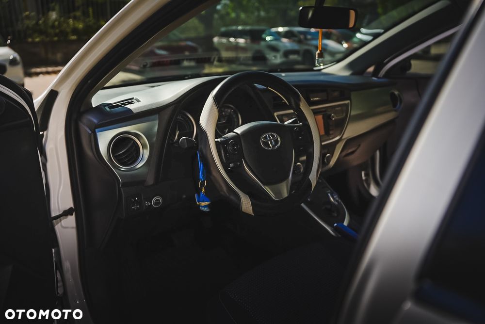 Toyota Auris - 14