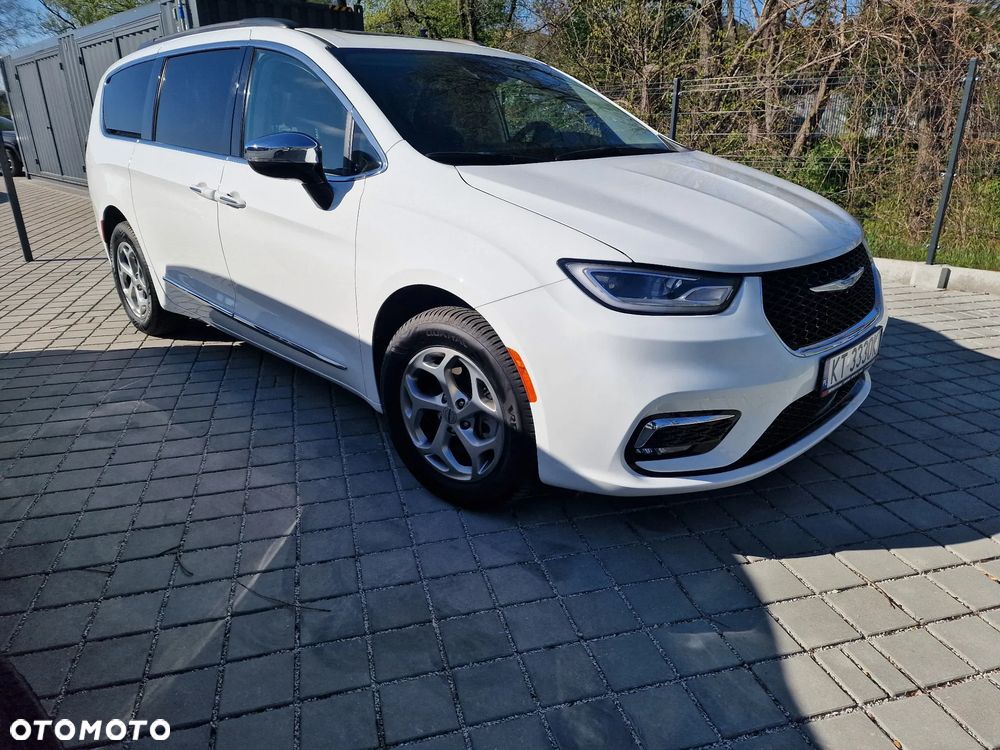 Chrysler Pacifica - 1