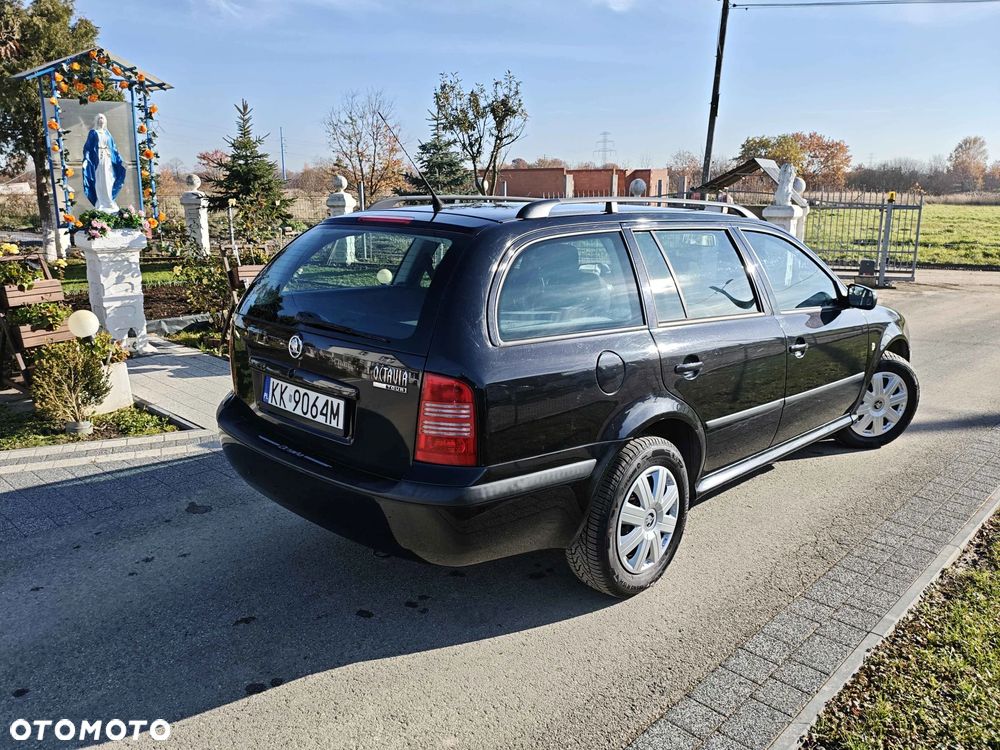 Skoda Octavia 1.6 Tour - 10