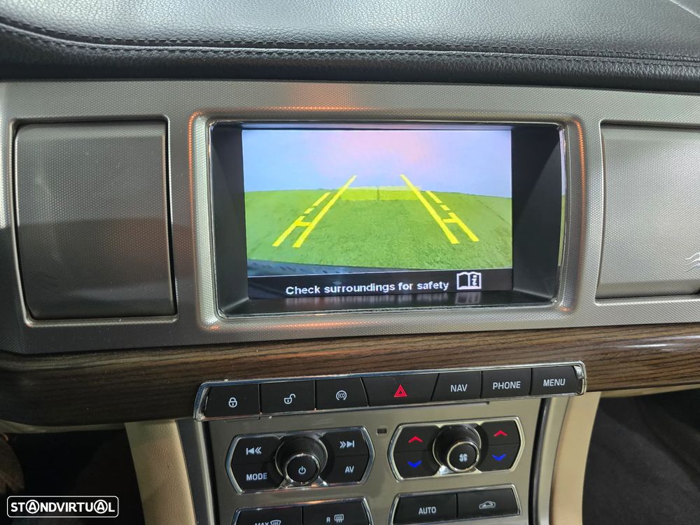 Jaguar XF 2.2 D Luxury 139g - 18