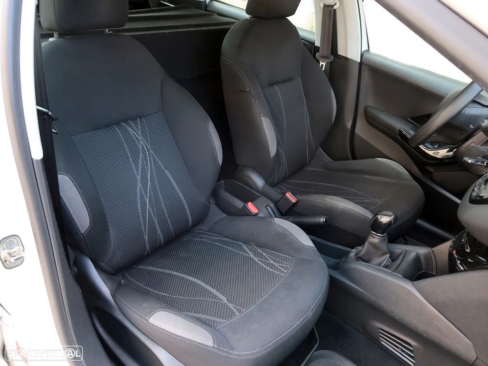 Peugeot 208 1.4 HDI Business - 17