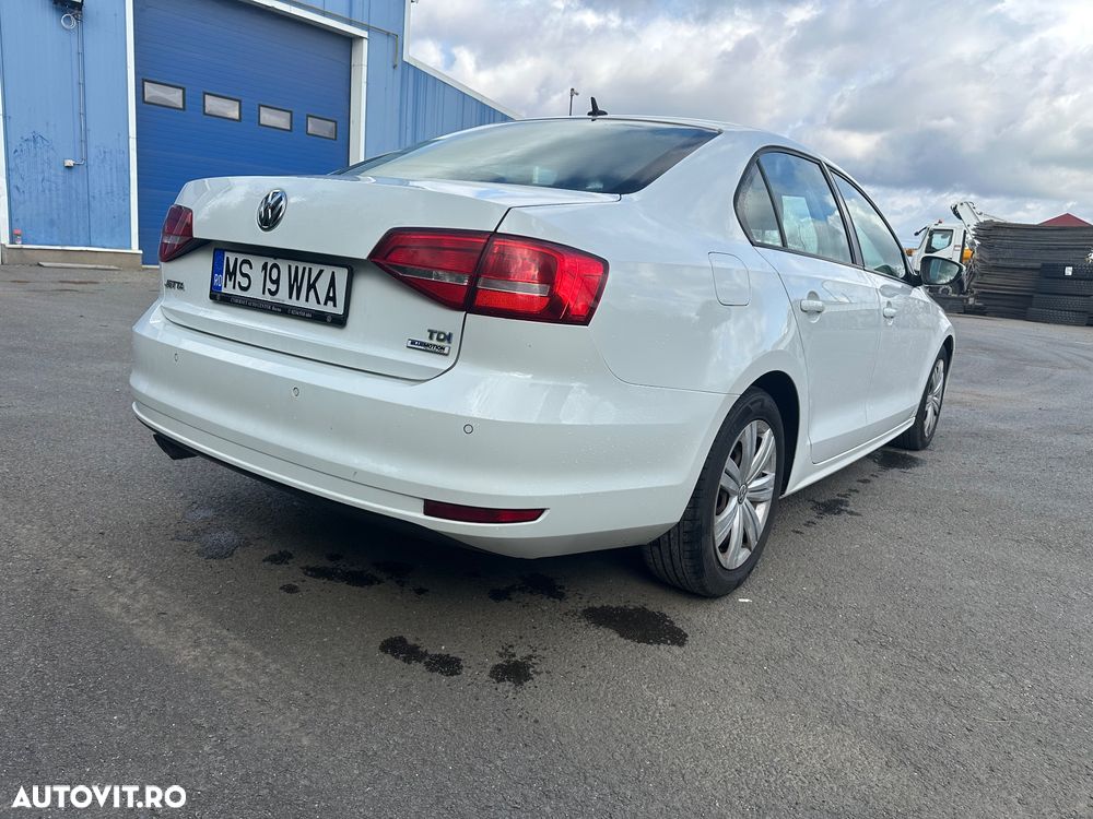 Volkswagen Jetta 2.0 TDI Comfortline - 5