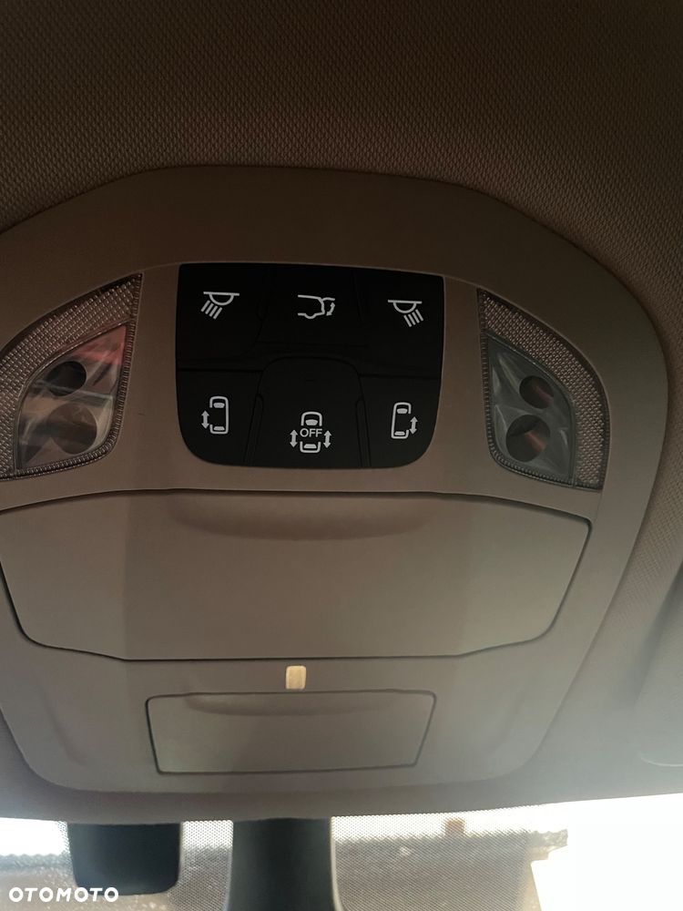 Chrysler Pacifica - 28