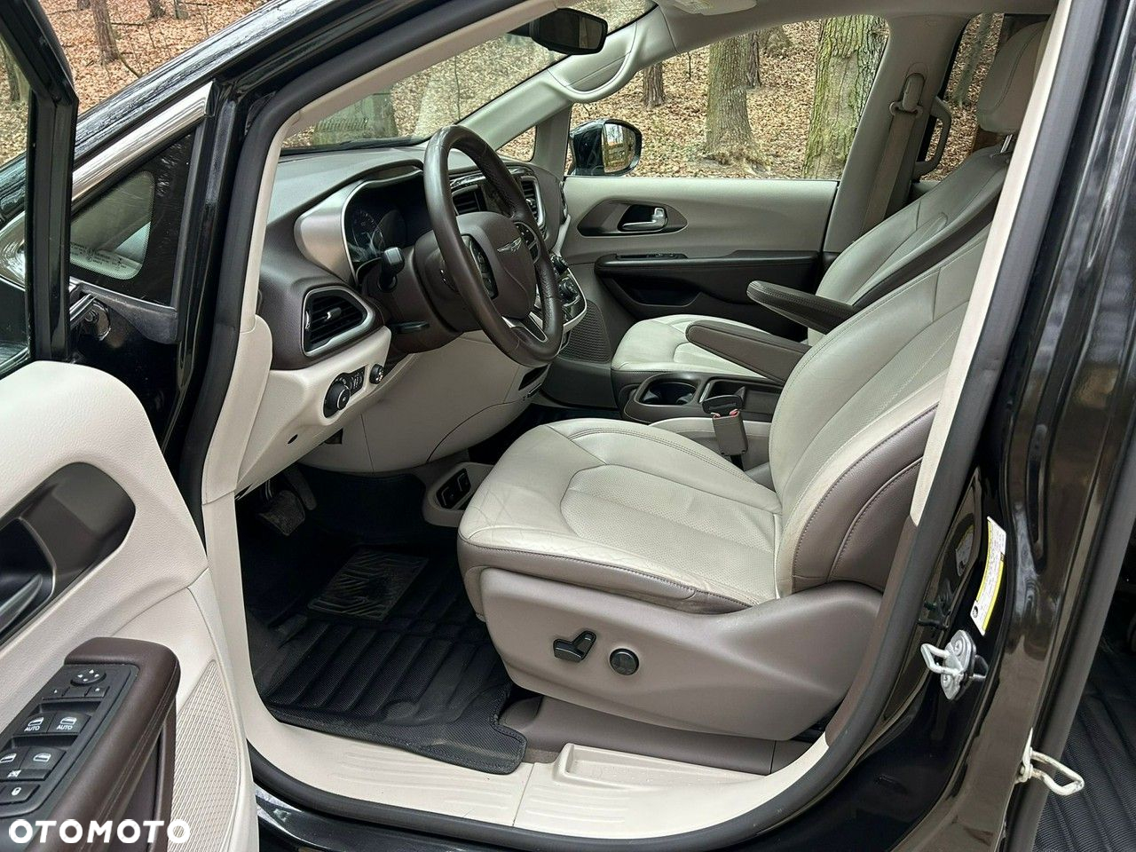 Chrysler Pacifica - 13