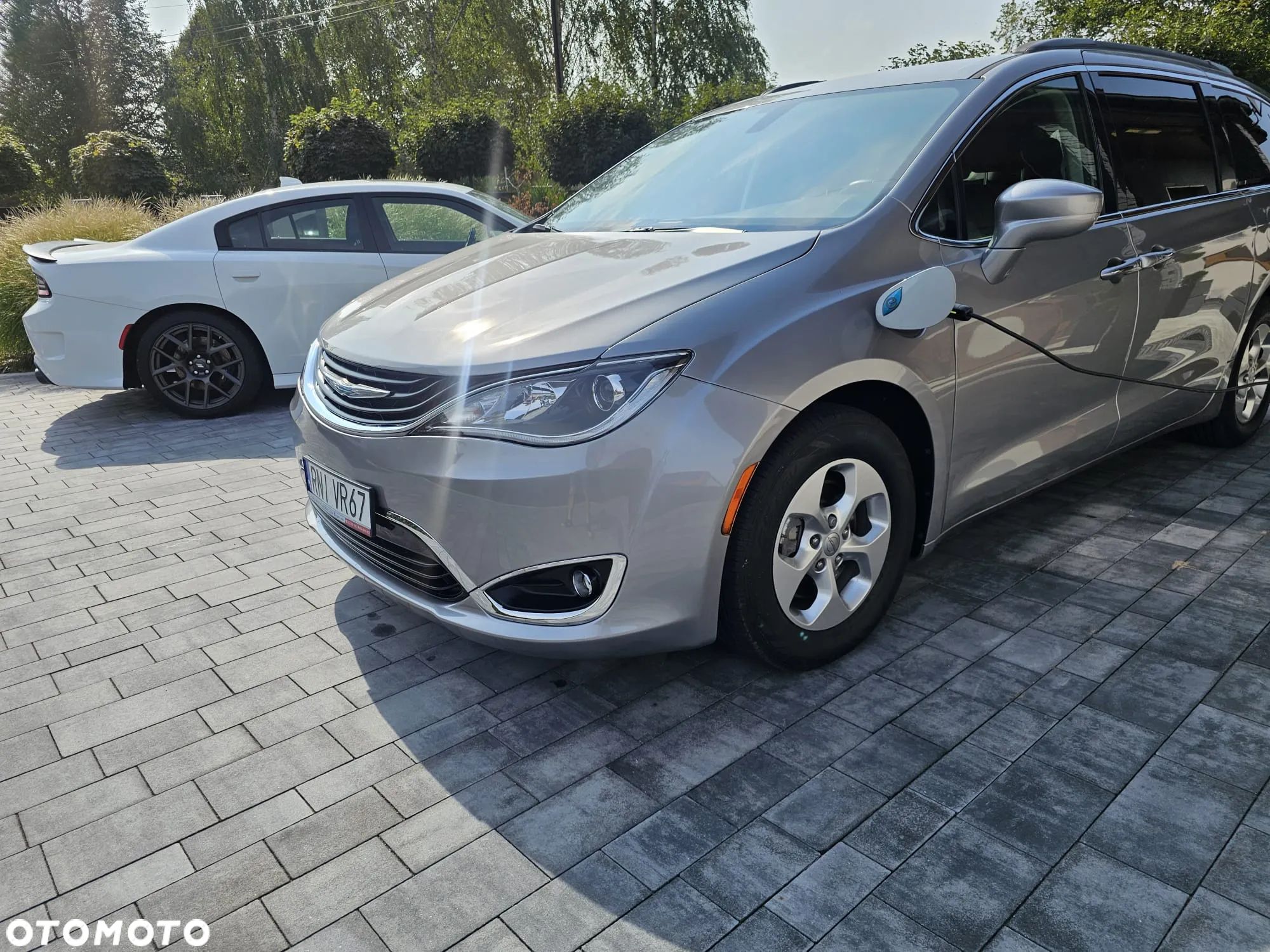 Chrysler Pacifica - 1