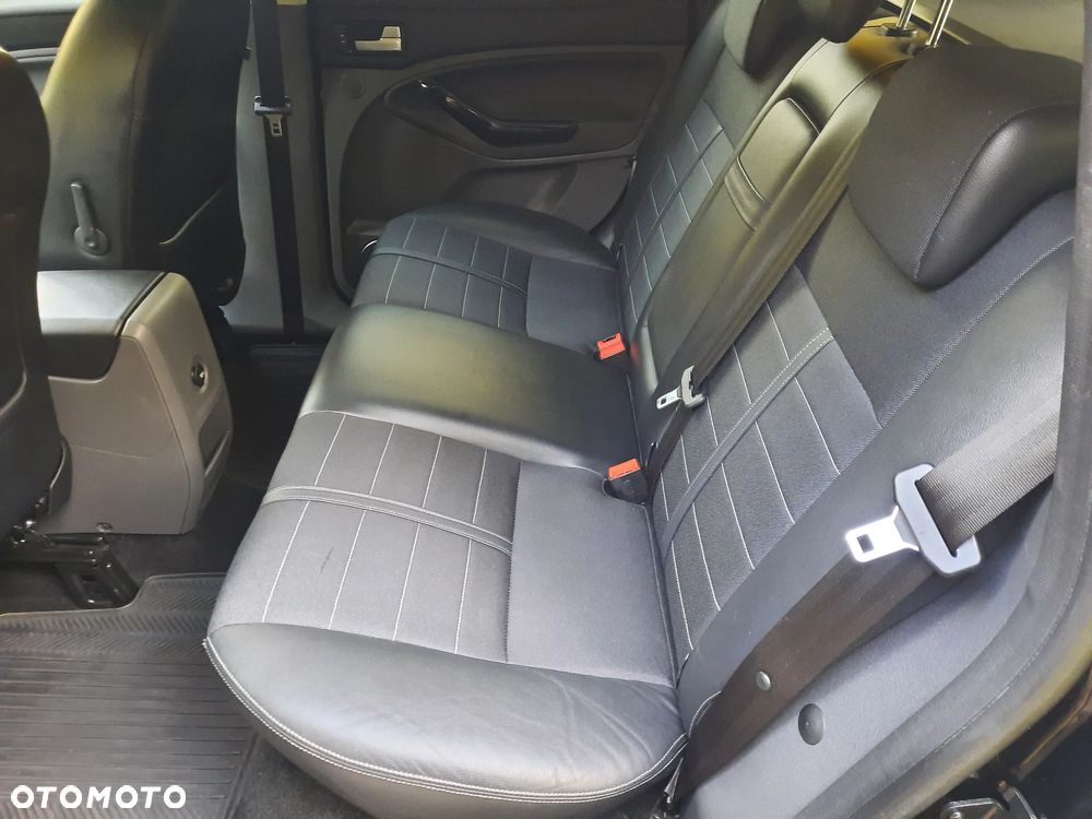 Ford Kuga - 17