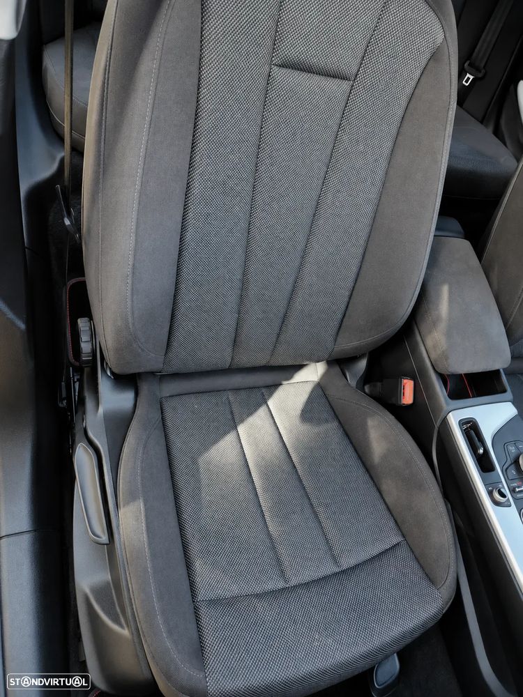 Audi A4 Avant 2.0 TDI Business Line - 19