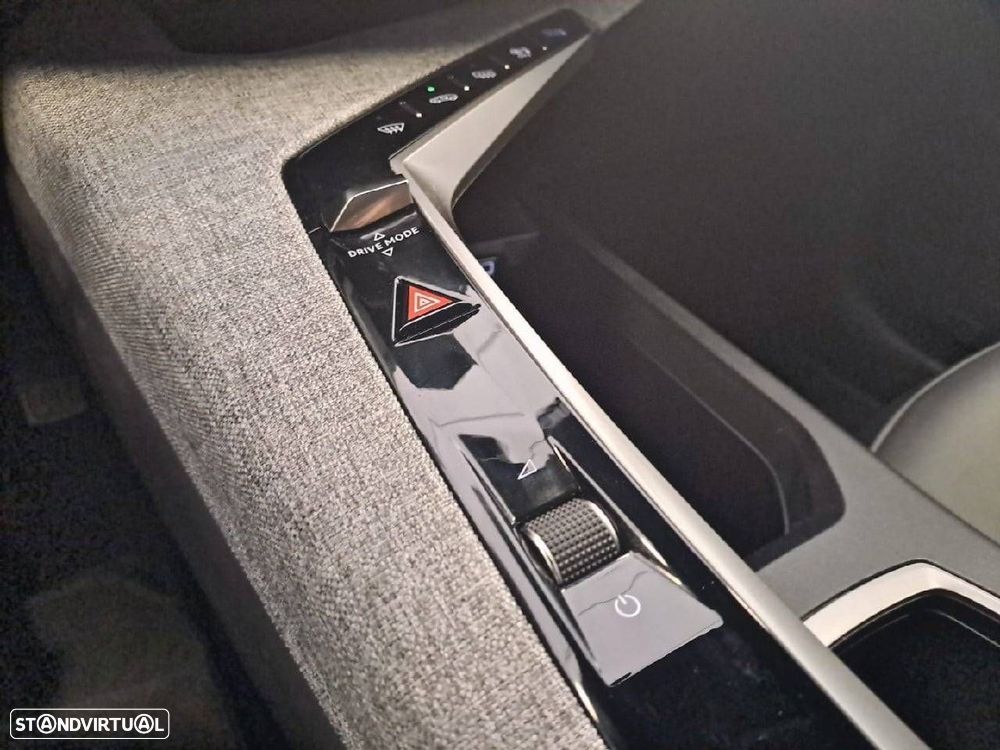 Peugeot 5008 1.2 Hybrid Allure e-DCS6 - 23