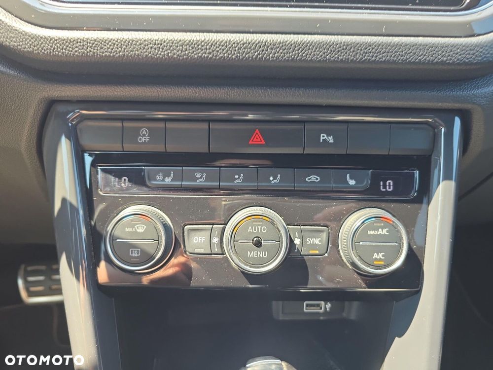 Volkswagen T-Roc - 22