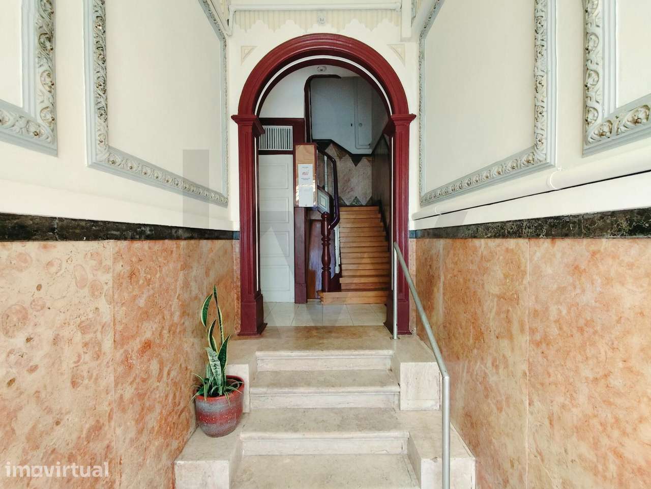 Apartamento T3 Totalmente Remodelado no Coração de Arroios