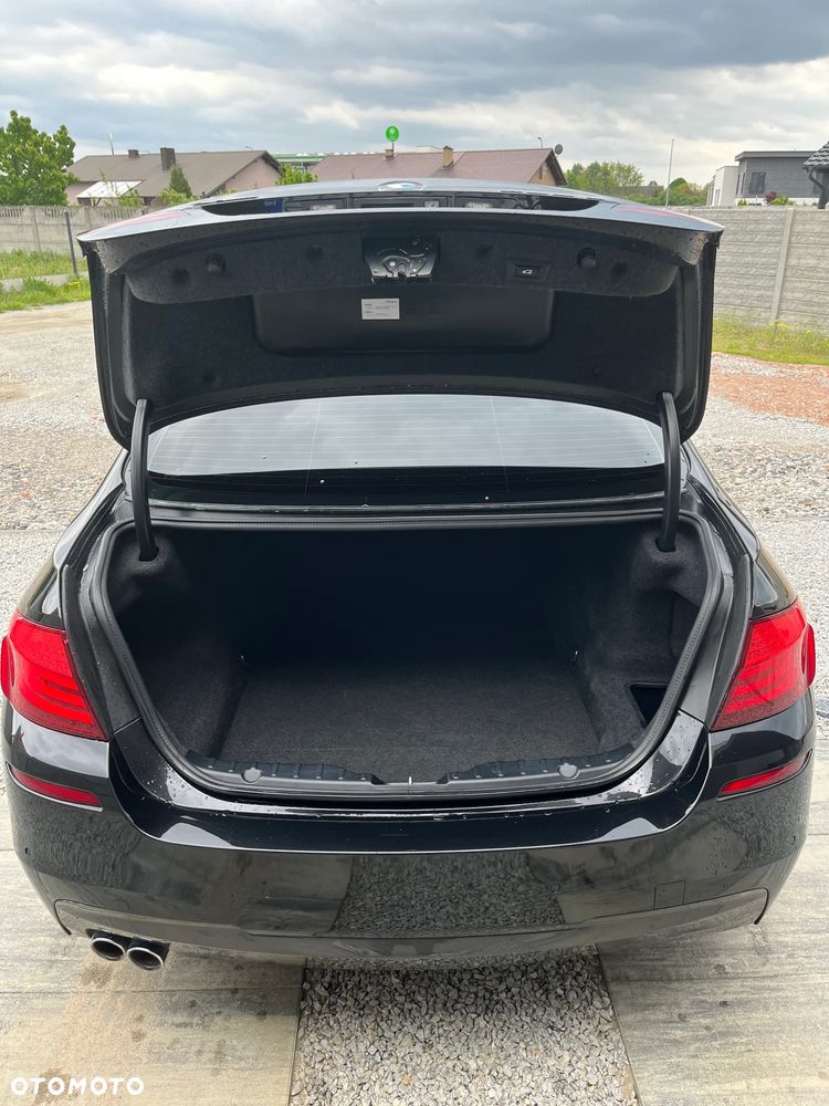 BMW Seria 5 530d xDrive Sport-Aut Luxury Line - 16