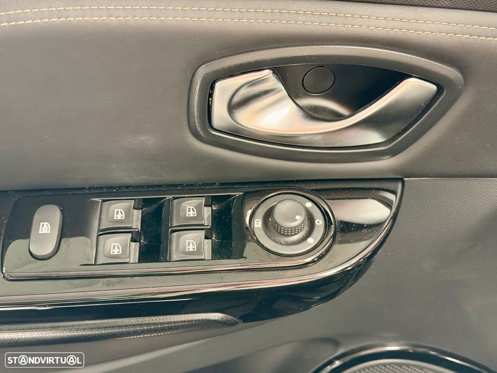 Renault Clio 1.2 TCe Initiale Paris EDC - 15