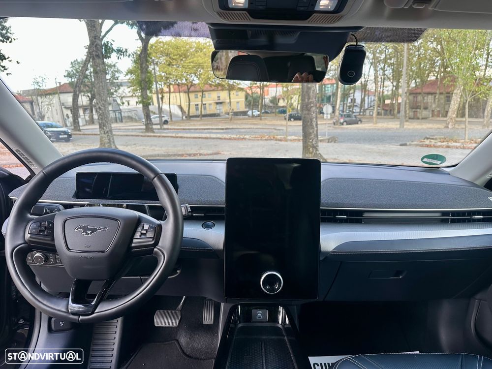 Ford Mustang Mach-E AWD PREMIUM - 14