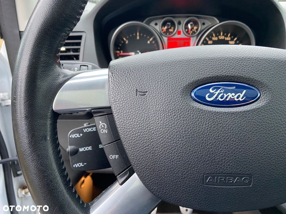 Ford Kuga 2.0 TDCi Titanium - 24