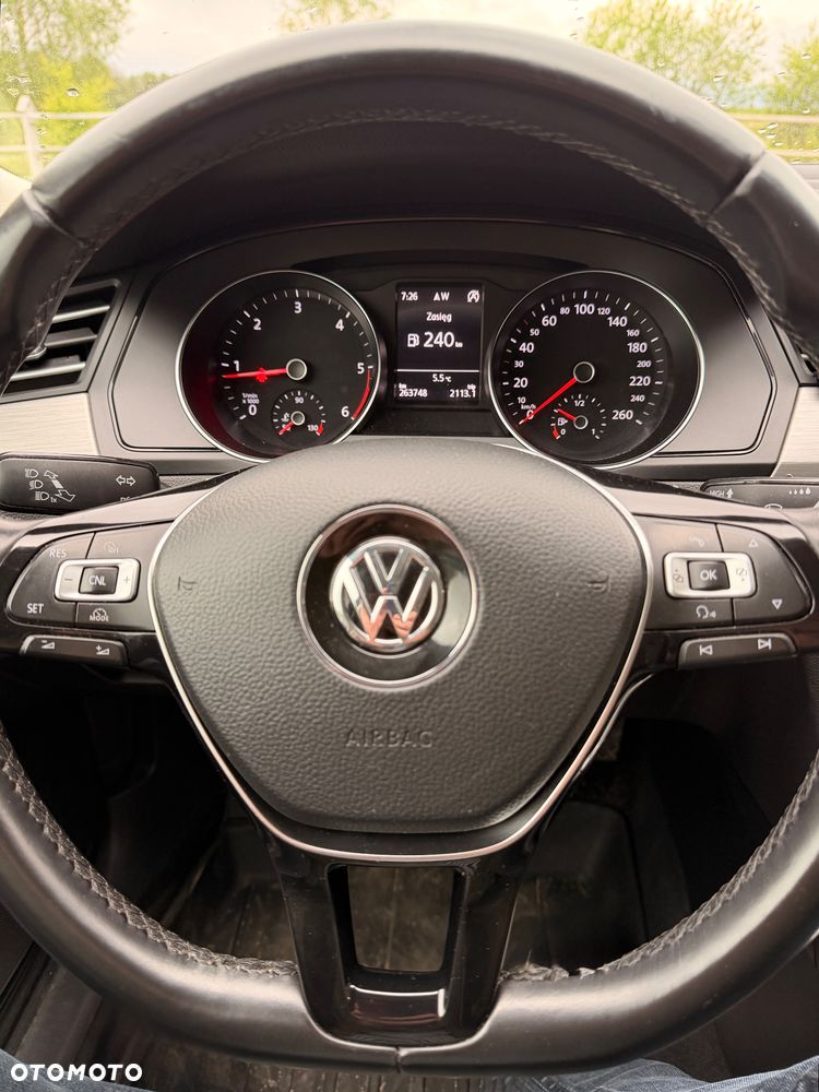 Volkswagen Passat 2.0 TDI SCR Comfortline - 7