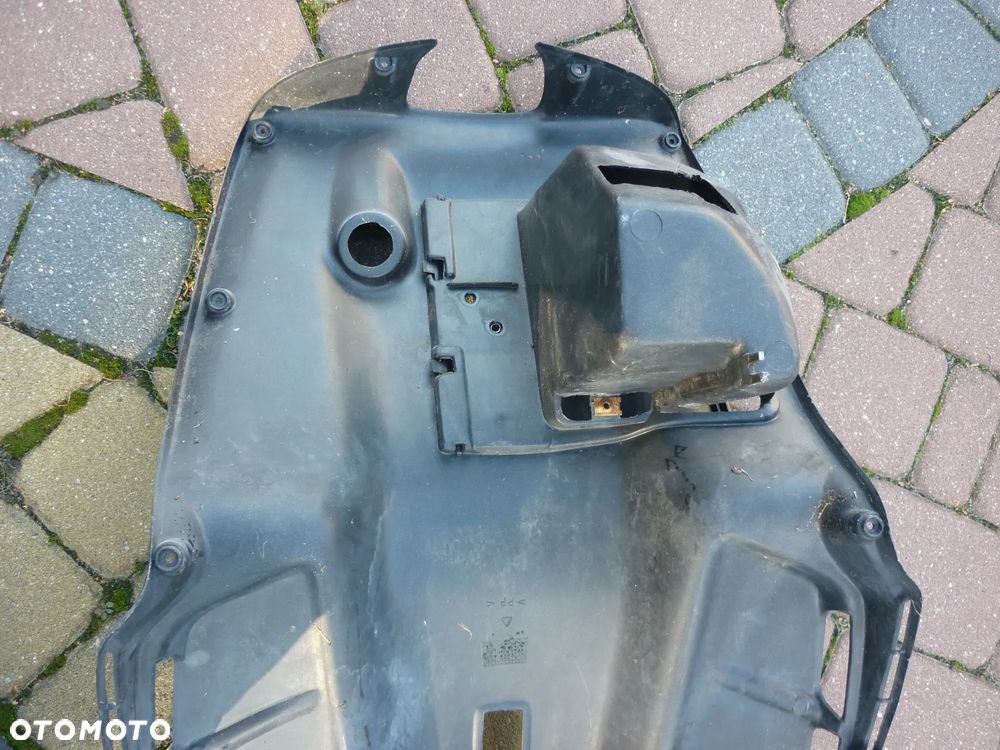 Owiewka felga osłona ogon podłoga Malaguti F12 - 13