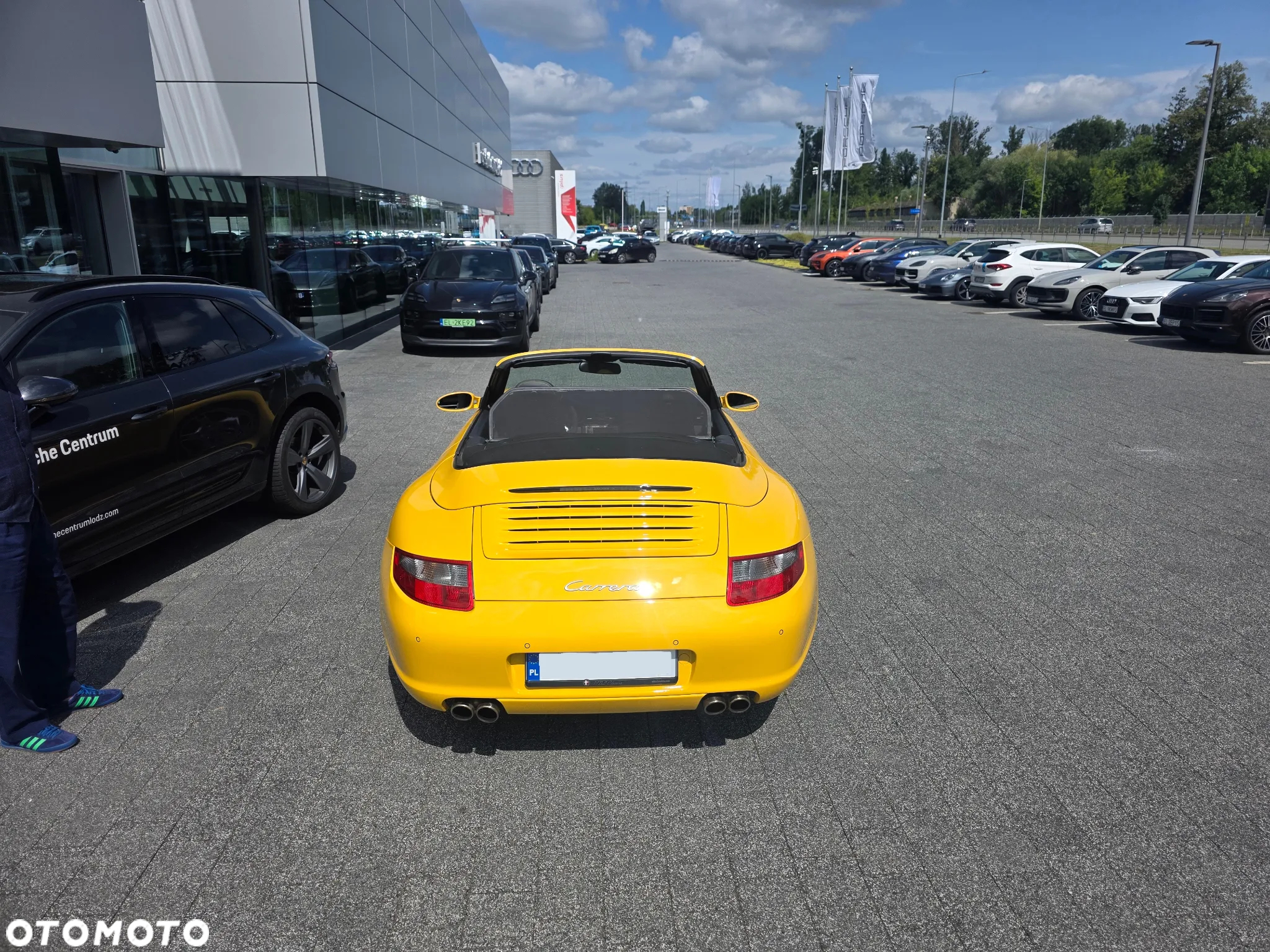 Porsche 911 Carrera Cabrio - 11
