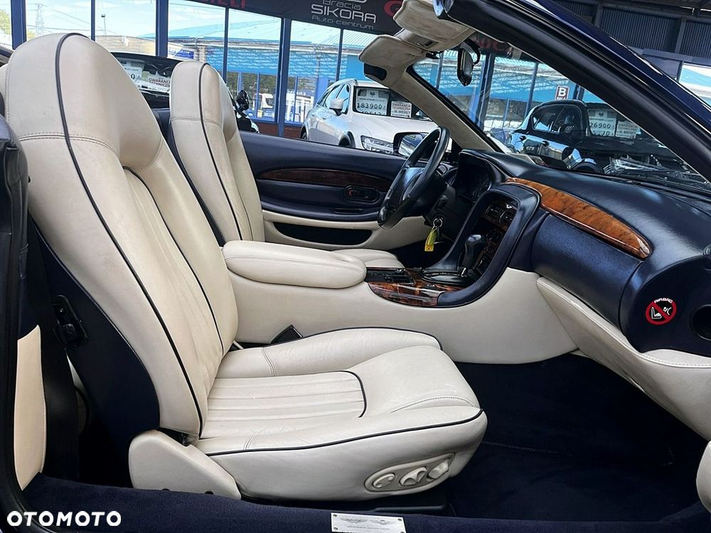 Aston Martin DB7 - 23
