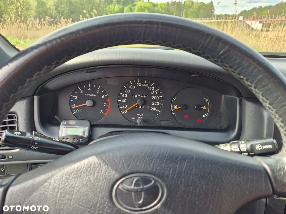 Toyota Carina 1.8 - 13