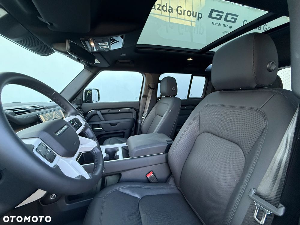 Land Rover Defender 110 D250 S - 13