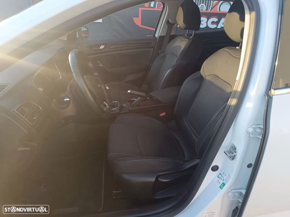 Renault Mégane 1.5 Blue dCi Intens - 17