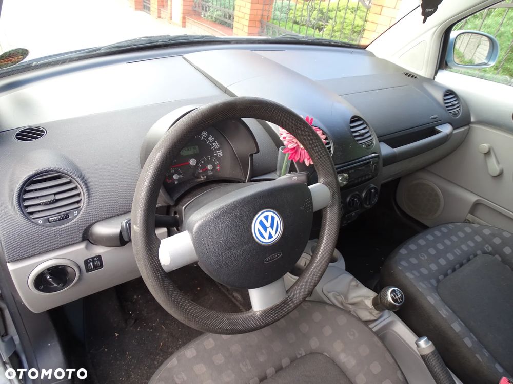 Volkswagen New Beetle 1.6 - 10