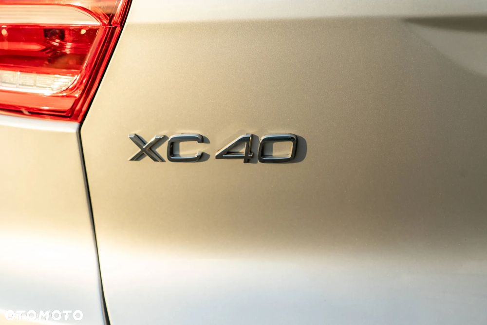 Volvo XC 40 T5 AWD Momentum - 28