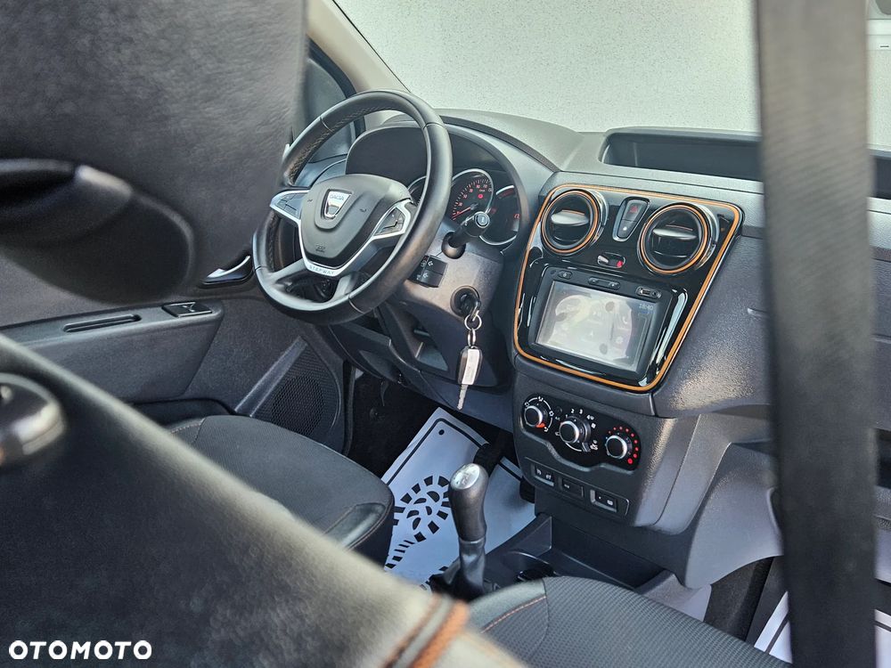 Dacia Dokker TCe 115 Stepway Celebration - 7