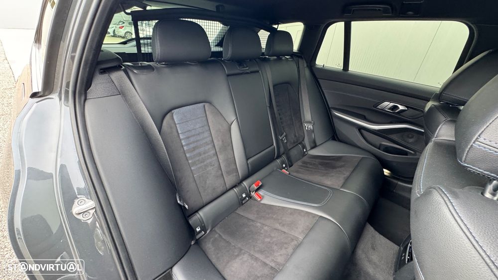 BMW 320 e Pack Desportivo M Auto - 37