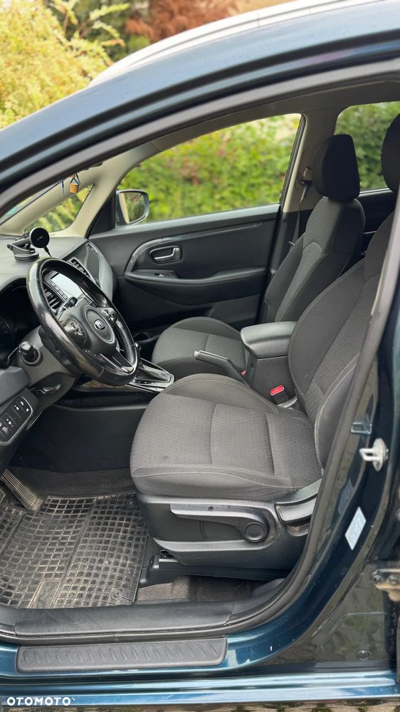 Kia Carens 1.7 CRDi Business Line 7DCT - 9
