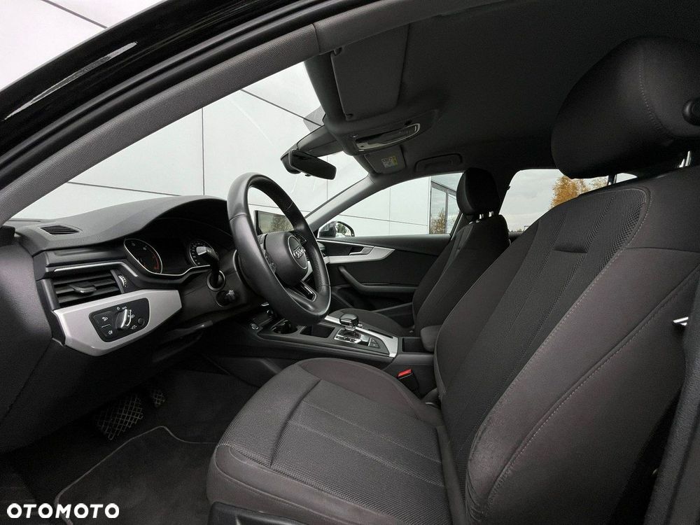 Audi A4 Limousine - 14