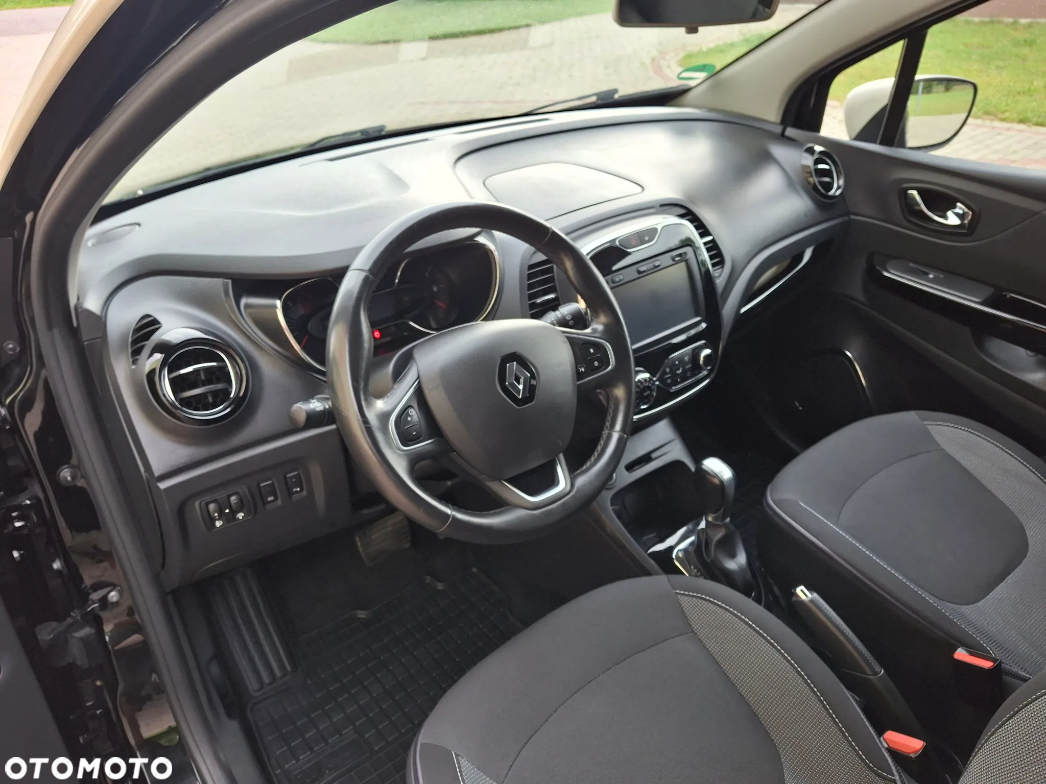 Renault Captur 1.2 Energy TCe Initiale Paris EDC - 20