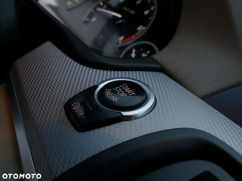 BMW Seria 5 535d xDrive Sport-Aut Luxury Line - 27