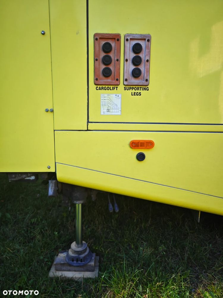 Mercedes-Benz Vario 818D - 28