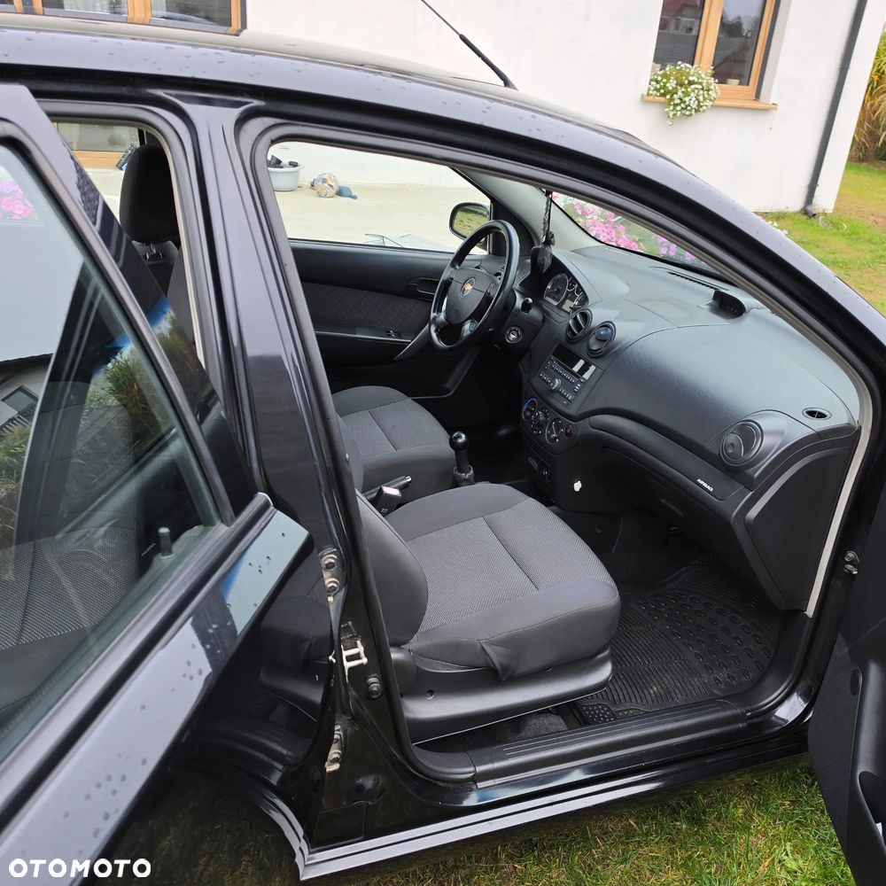 Chevrolet Aveo - 9