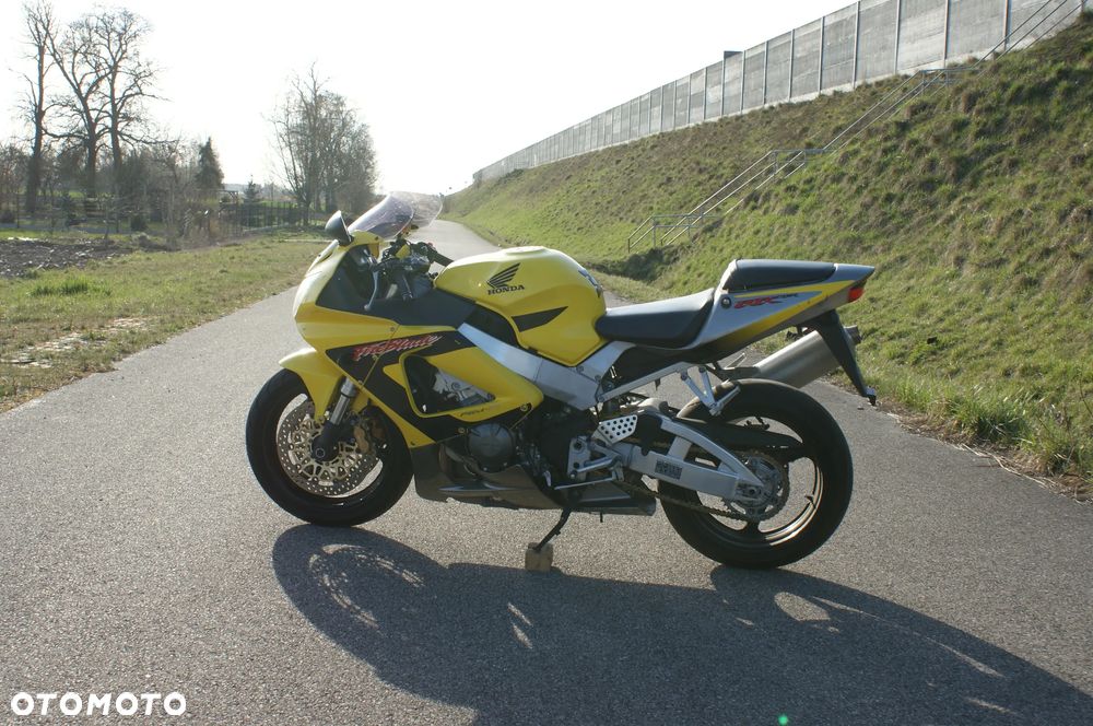 Honda CBR - 8