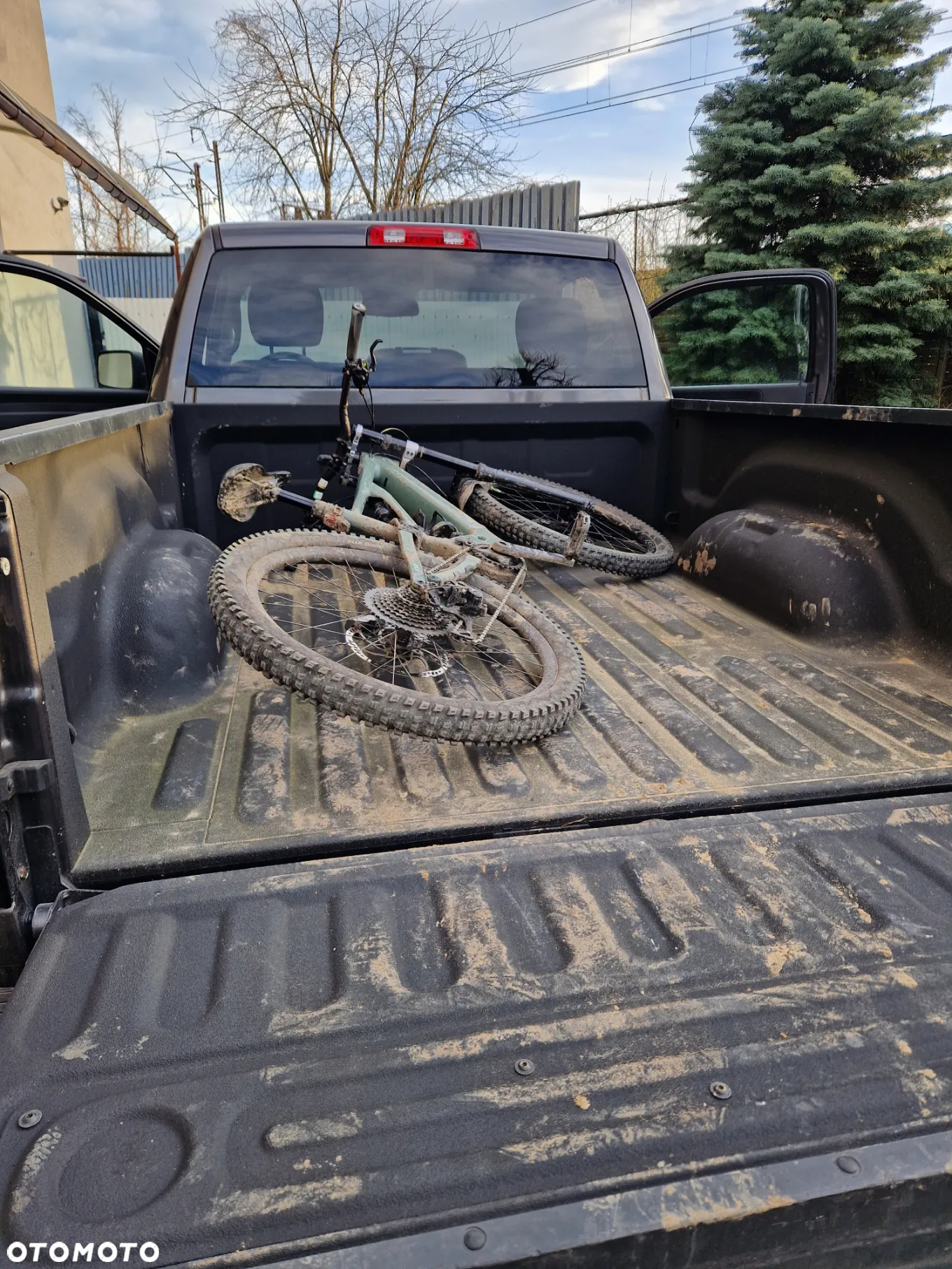 Dodge RAM 1500 5.7 4x4 - 23